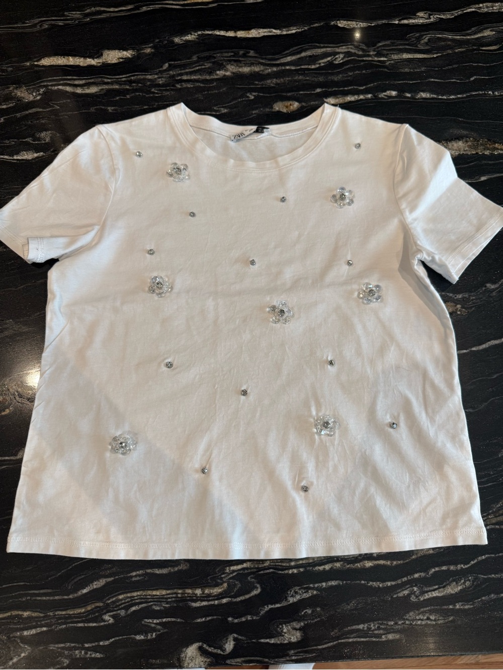 White Embellished Short-Sleeve Tee  size (S)